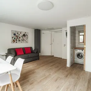 Bright And Cosy Flat At The Heart Of In A Trendy District - Welkeys Apartment